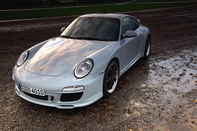 997 Sport Classic Grey The manufacturer to Porsche of this colour is 